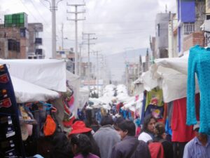 Un siglo de intercambio: El pulso vivo de la Feria Dominical de Huancayo
